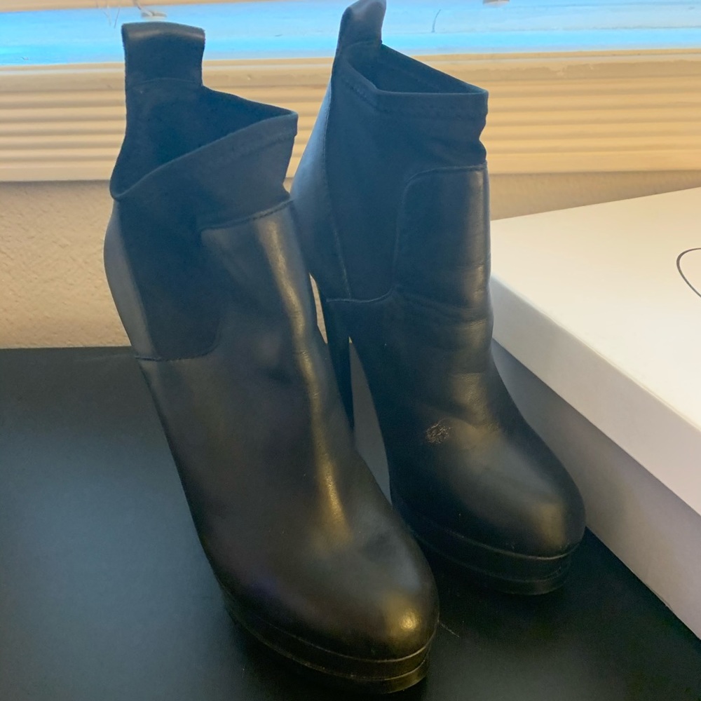 Steve Madden Booties Size 8 - image 1